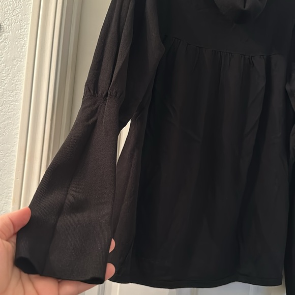 Nine West black turtle neck long sleeve top size medium - Picture 2 of 5